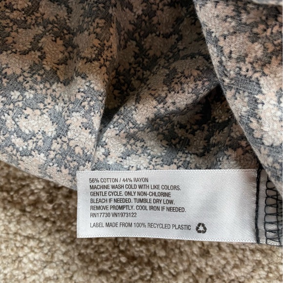 Universal Thread Blouse, XL, Ditsy Floral Oversized Boxy Boho Poet Sleeve Muted - Picture 5 of 9